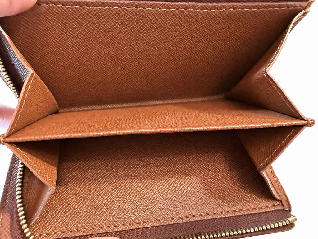 Louis Vuitton Vintage Monogram Bifold Medium Wallet – Brown Monogram Canvas